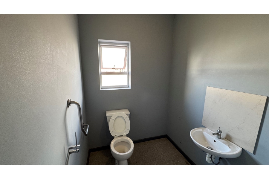 To Let commercial Property for Rent in Greenbushes Eastern Cape